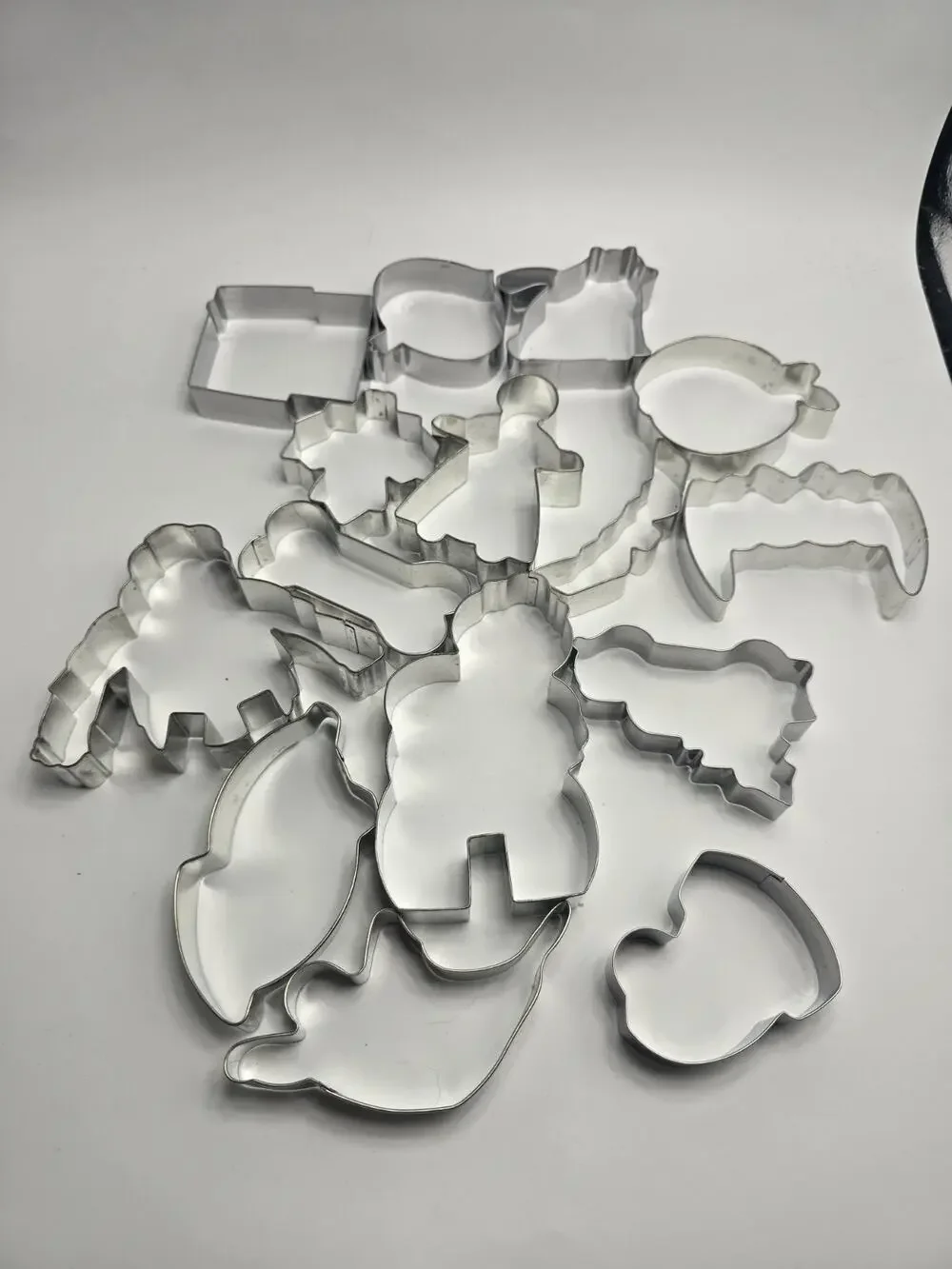 Lot of Mixed Current & Vintage assorted cookie cutters